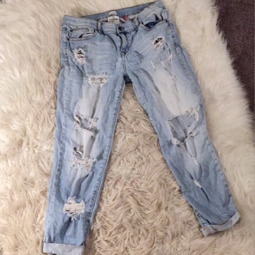 Distressed Ankle Jeans